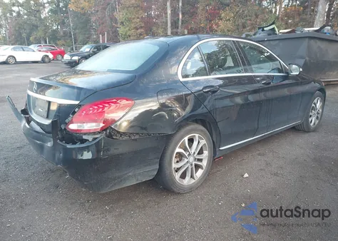 2015 Mercedes-Benz C 300 из США, поврежденный, VIN 55SWF4JB4FU055107